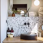Le Garage Hotel 4*