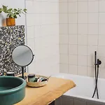 Le Garage 4* Биарриц