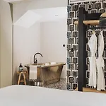 Le Garage 4* Биарриц